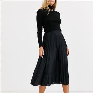 black pleated midi skirt